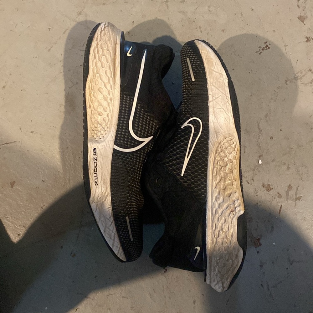Nike zoomx shoes - Picture 3 of 5